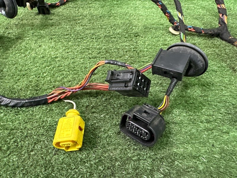 Проводка двери Skoda Octavia A5