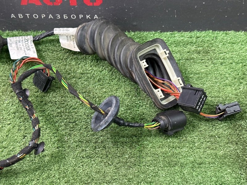 Ручка двери наружная в сборе Skoda Octavia A5