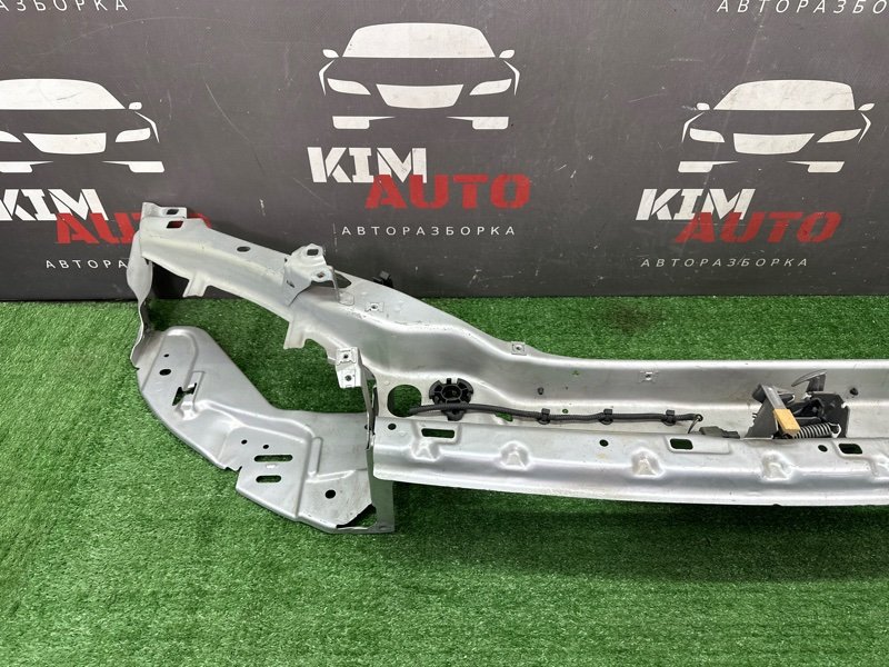 Панель передняя(телевизор) Volvo S40