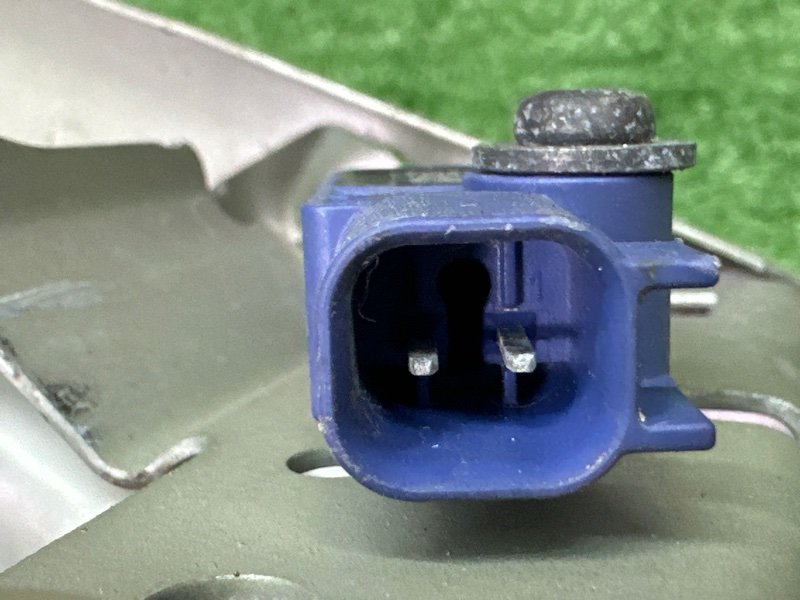 Панель передняя(телевизор) Volvo S40