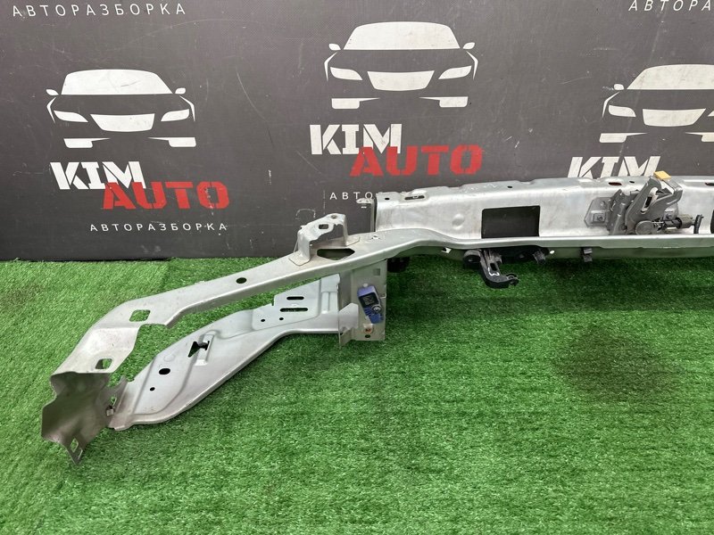 Панель передняя(телевизор) Volvo S40