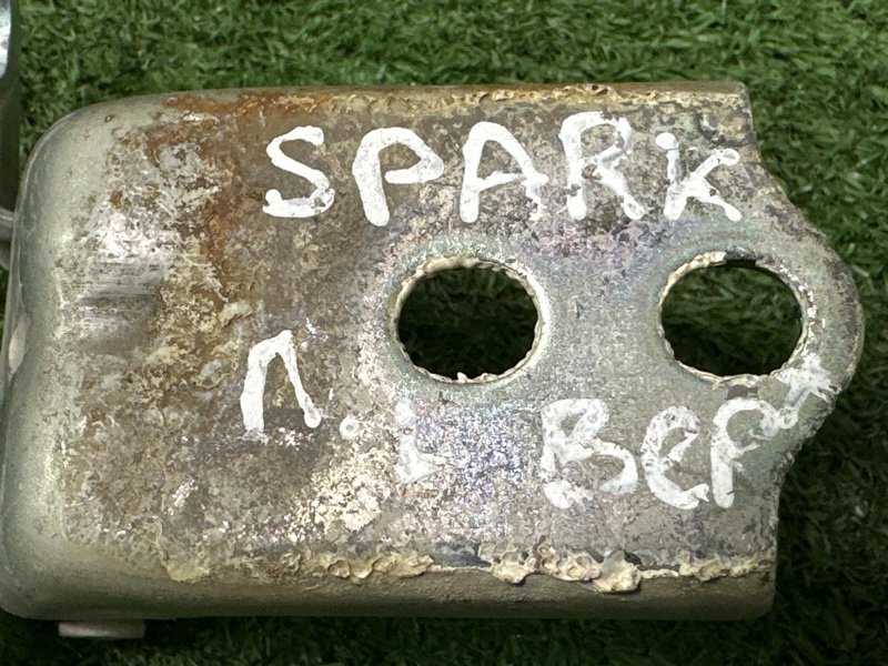 Петли двери Chevrolet Spark