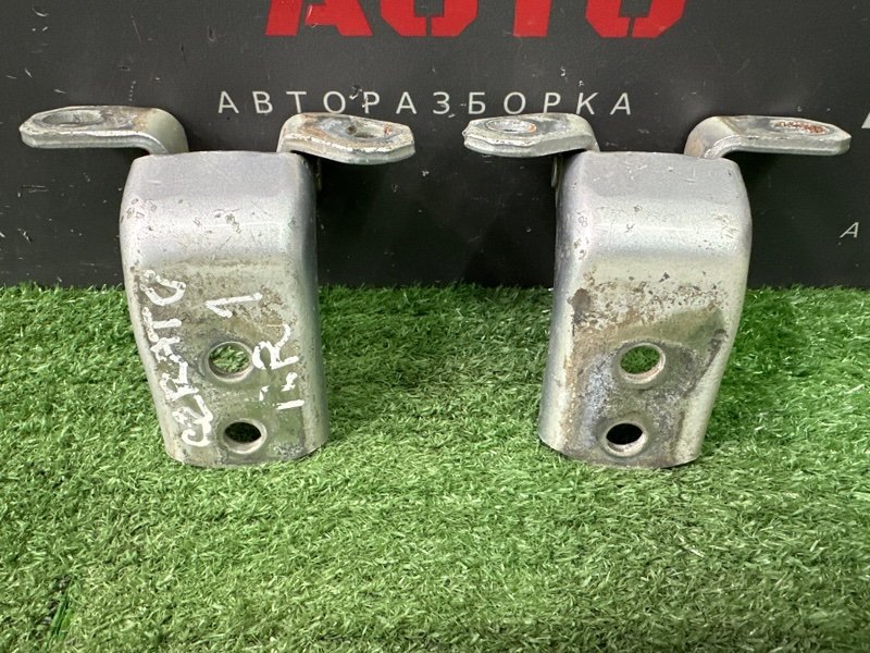 Петли двери Kia Cerato 1