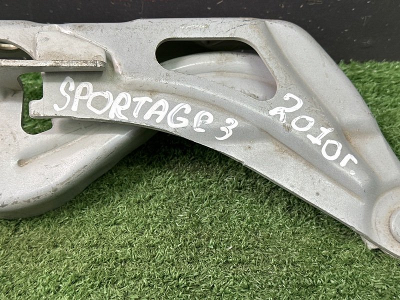 Петли капота Kia Sportage 3