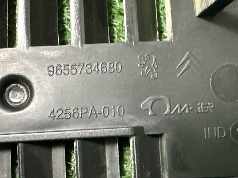 Динамик штатный Peugeot 207