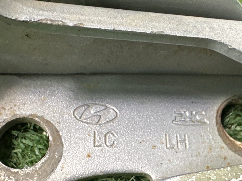 Петли капота Hyundai Accent