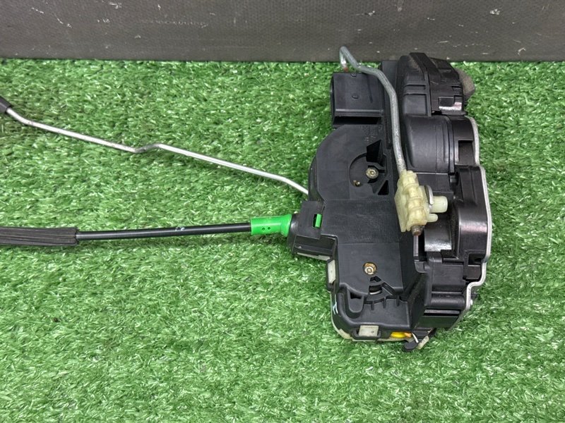 Замок двери Opel Astra J