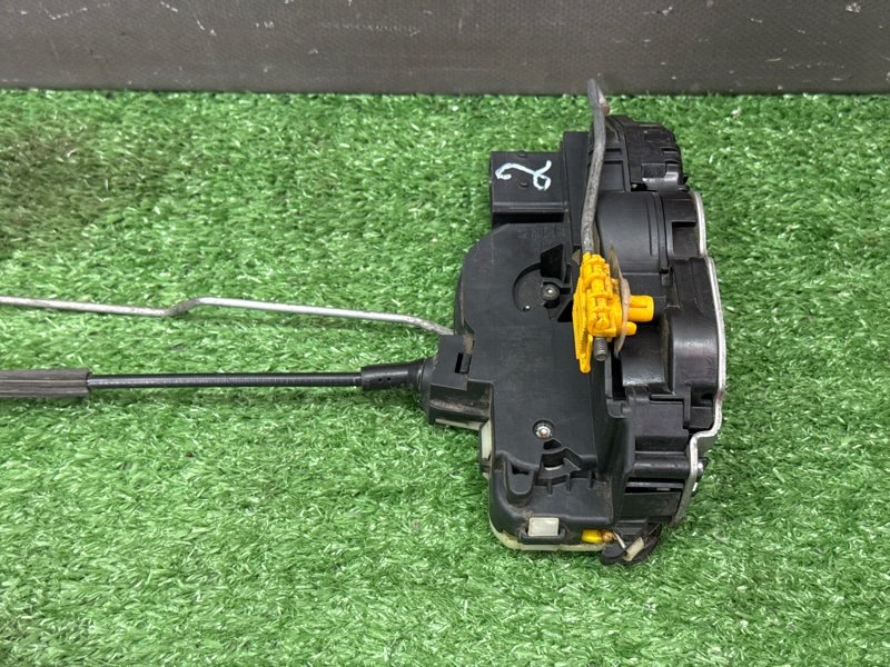 Замок двери Opel Astra J