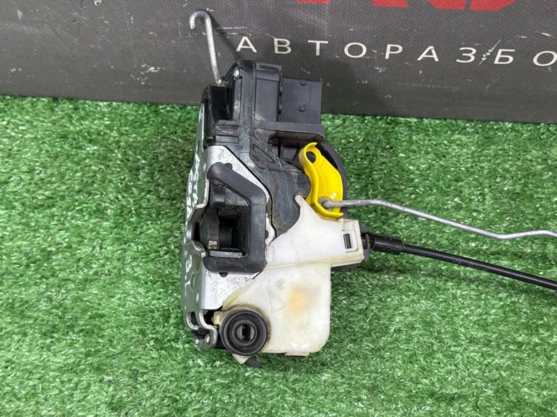 Замок двери Opel Astra J