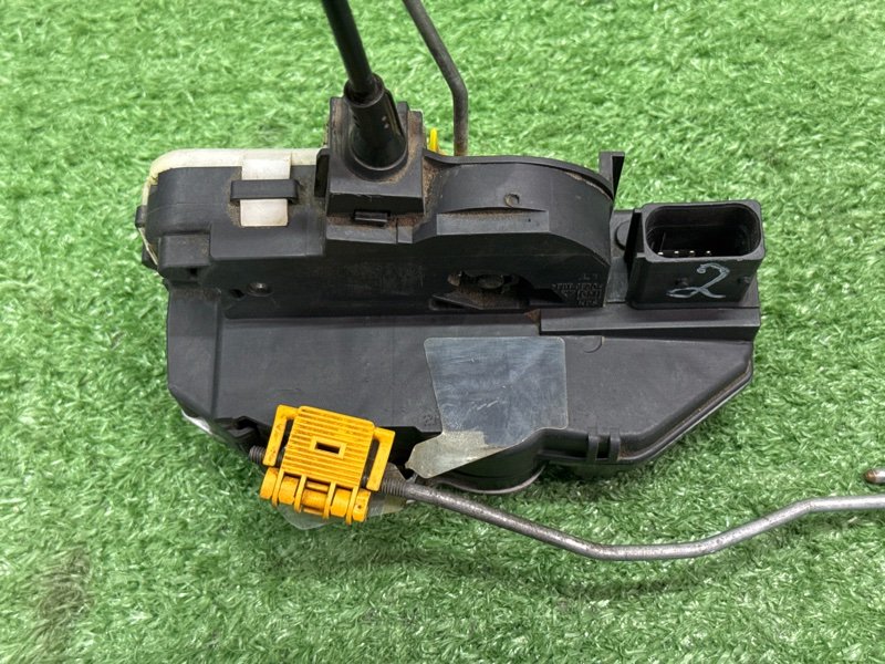 Замок двери Opel Astra J