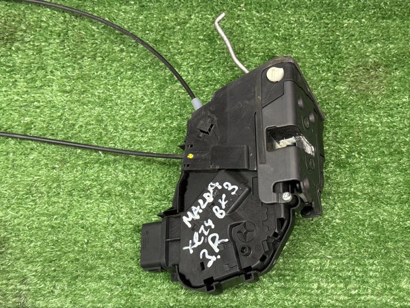 Замок двери Mazda 3