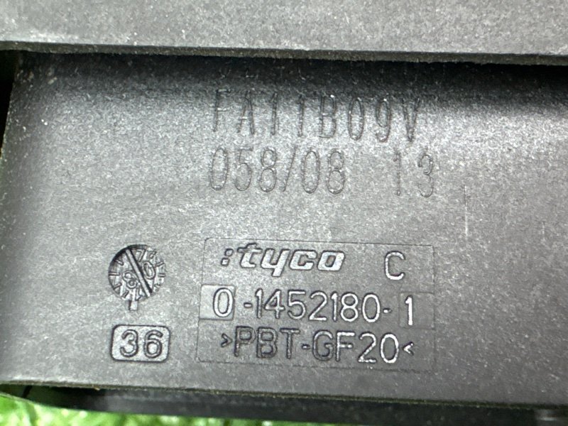 Замок двери Mazda 3