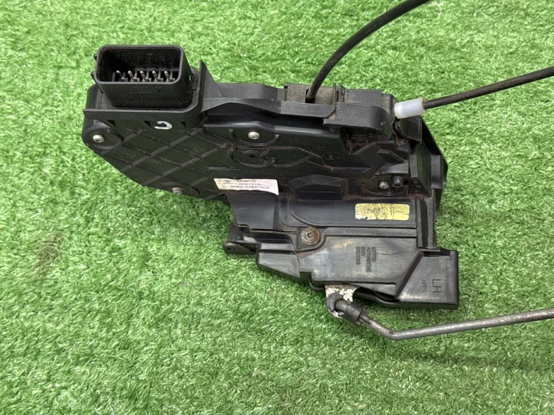 Замок двери Mazda 3