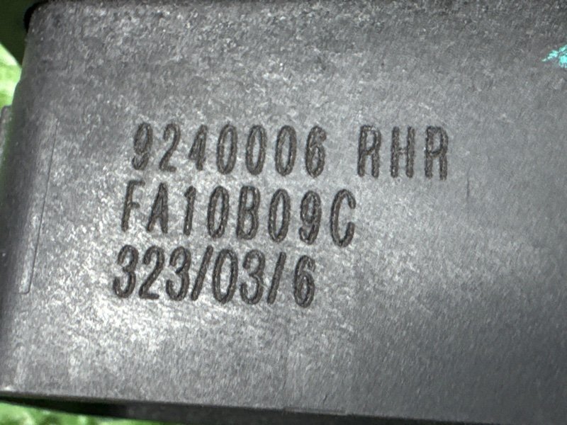 Замок двери Mazda 3