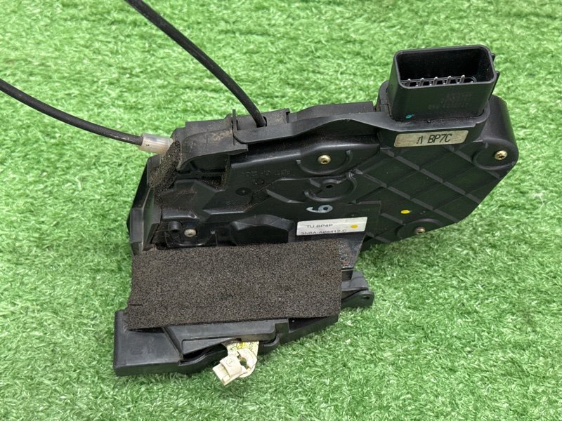 Замок двери Mazda 3