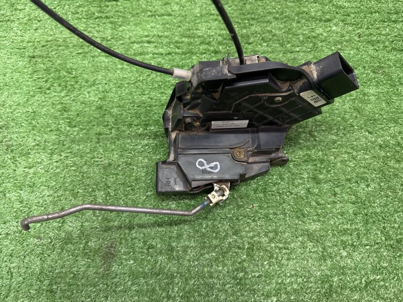 Замок двери Mazda 3