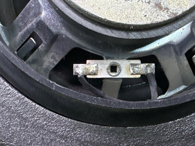 Динамик штатный Hyundai SantaFe 2