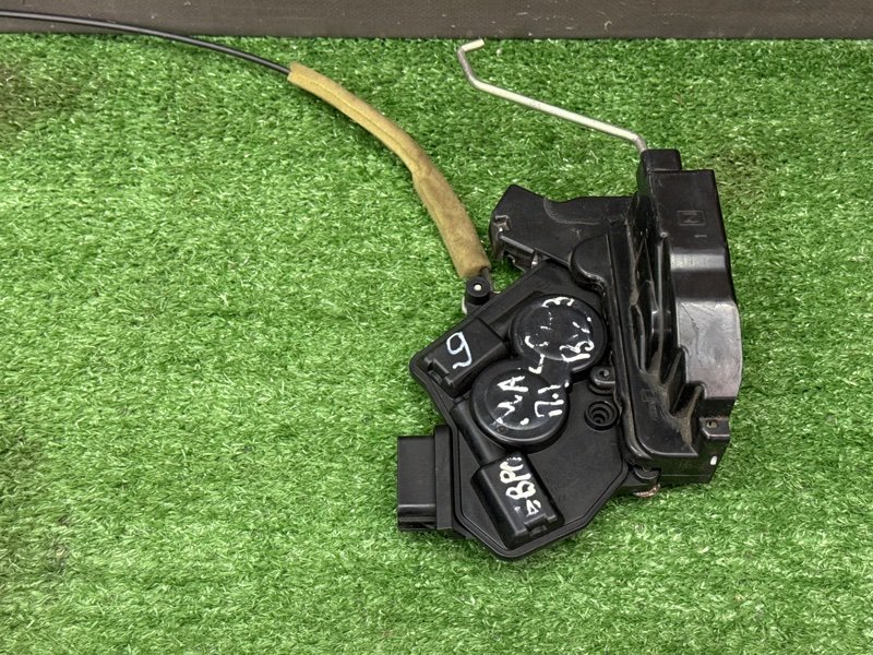 Замок двери Mazda 3