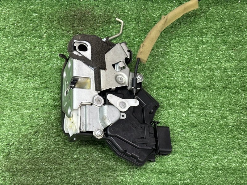 Замок двери Mazda 3