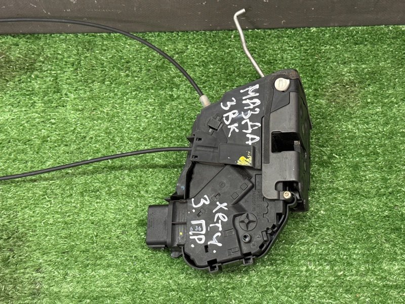 Замок двери Mazda 3