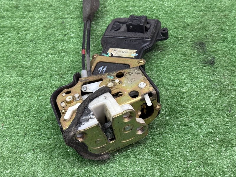 Замок двери Mazda 6