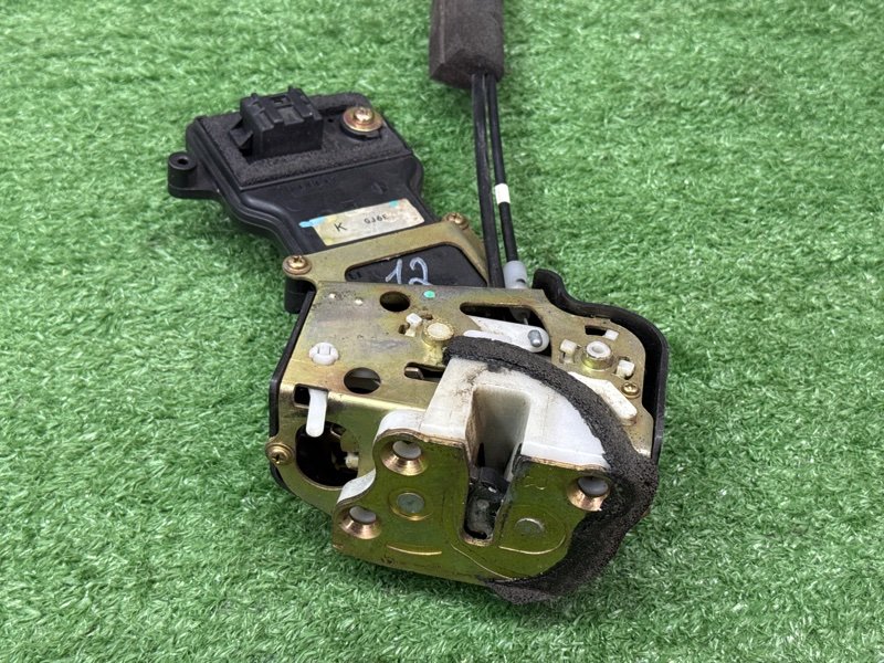 Замок двери Mazda 6