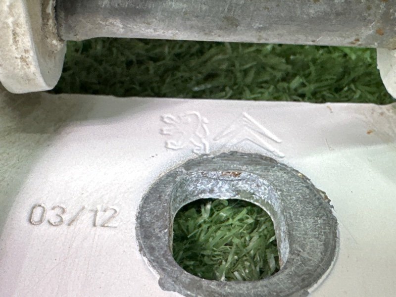 Петли двери Citroen C 4