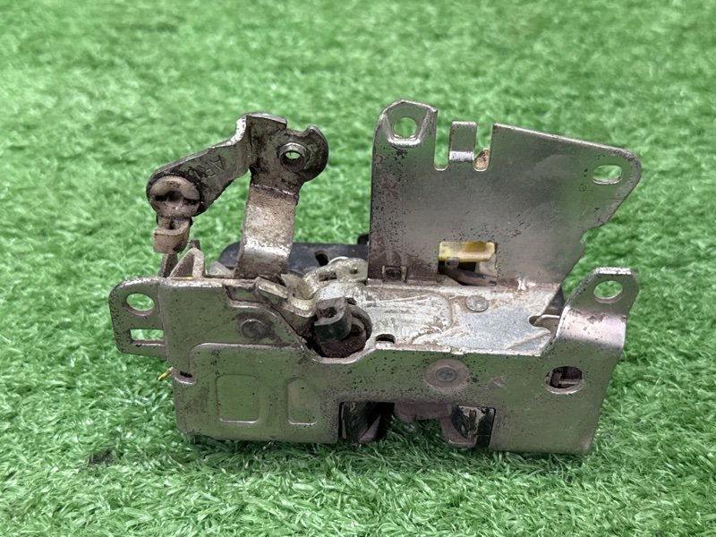 Замок двери Renault Logan