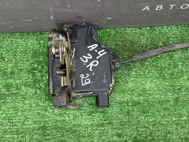 Замок двери Skoda Octavia A4