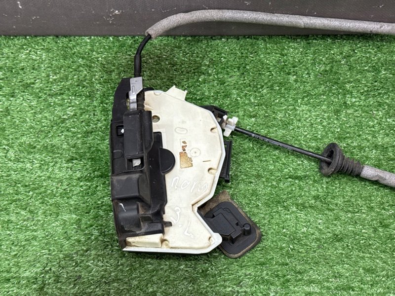 Замок двери Volkswagen Polo 5