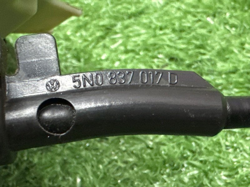 Замок двери Volkswagen Polo 5