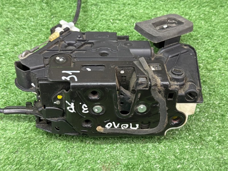Замок двери Volkswagen Polo 5