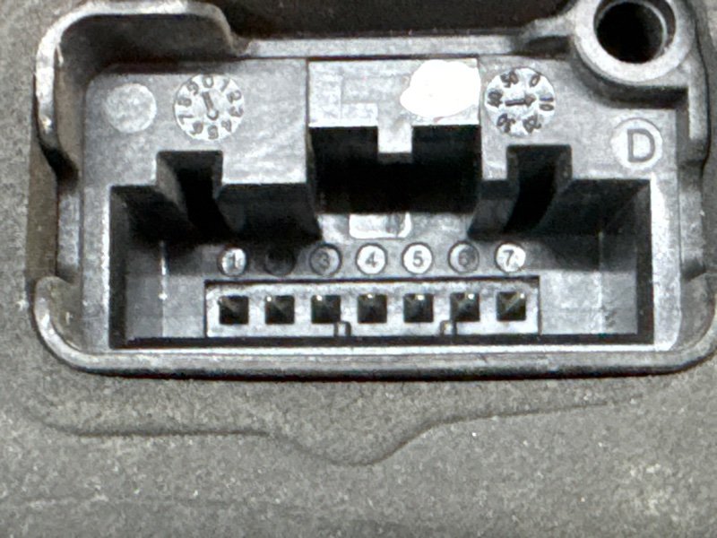 Замок двери Volkswagen Polo 5