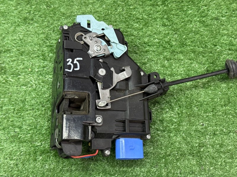 Замок двери Skoda Octavia A5