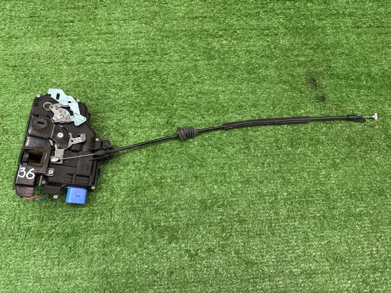 Замок двери Skoda Octavia A5