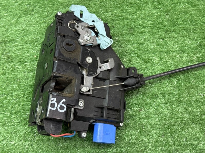 Замок двери Skoda Octavia A5