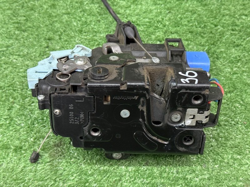 Замок двери Skoda Octavia A5