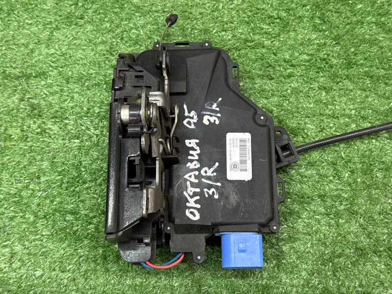 Замок двери Skoda Octavia A5