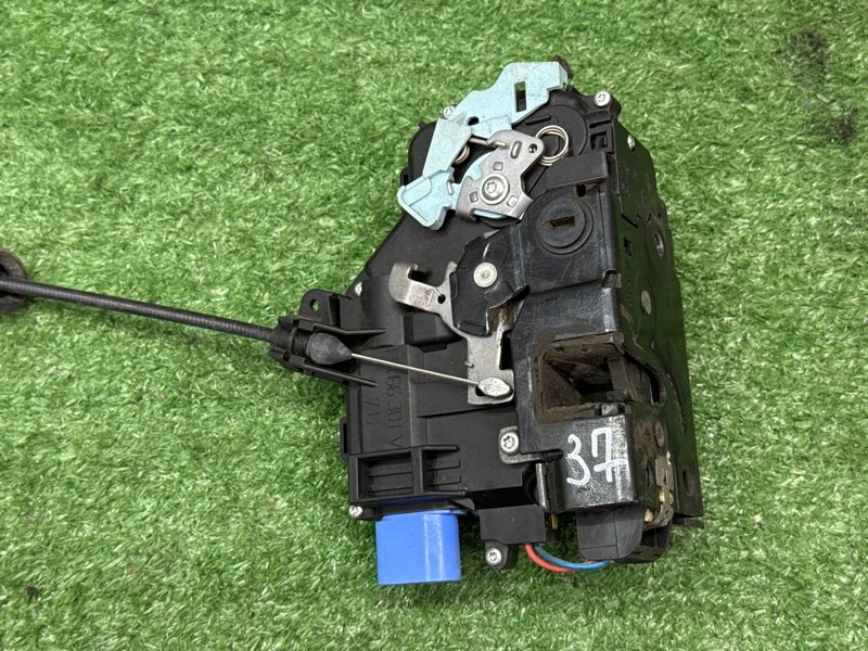 Замок двери Skoda Octavia A5