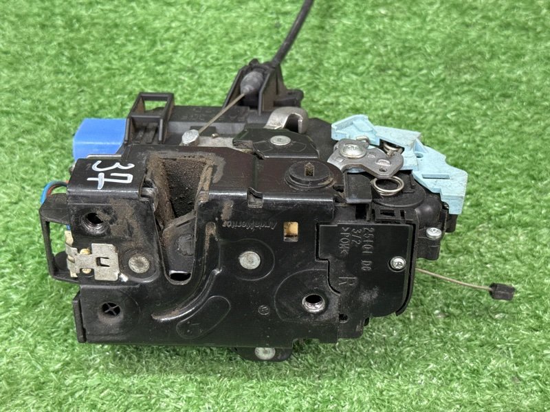 Замок двери Skoda Octavia A5