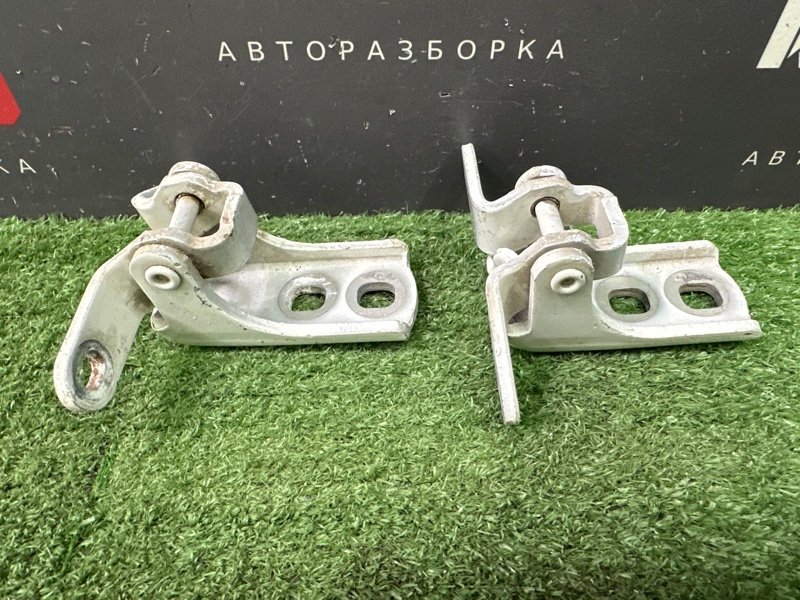 Петли двери Opel Astra J