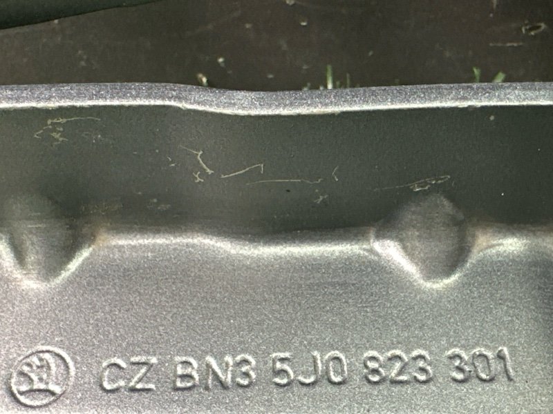 Петли капота Skoda Fabia 2