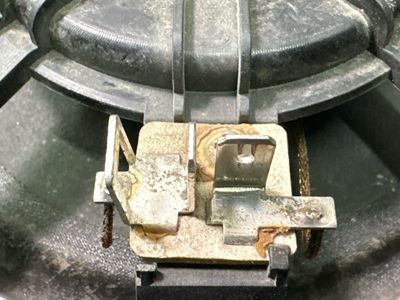 Динамик штатный Suzuki Liana