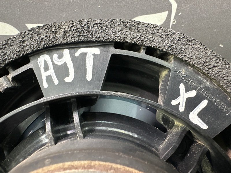 Динамик штатный Mitsubishi Outlander XL