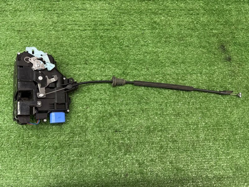 Замок двери Skoda Octavia A5