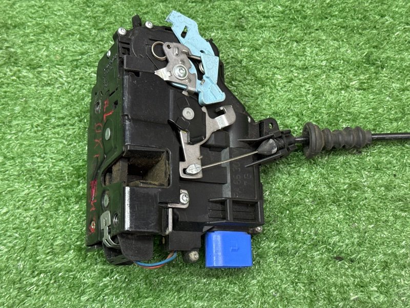 Замок двери Skoda Octavia A5