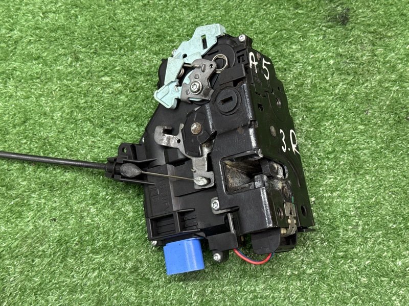 Замок двери Skoda Octavia A5