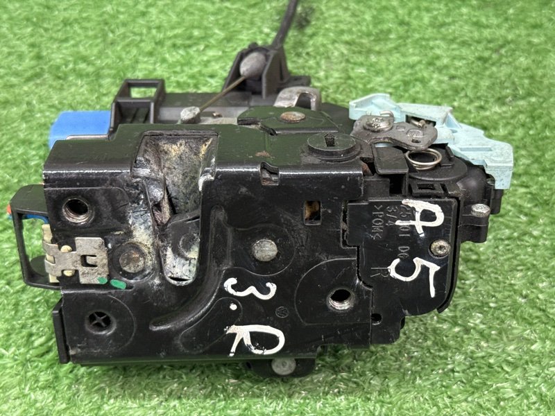 Замок двери Skoda Octavia A5