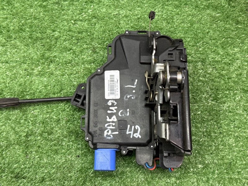 Замок двери Skoda Fabia 2