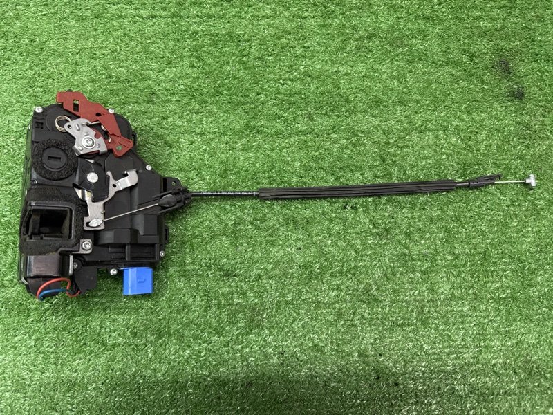 Замок двери Skoda Fabia 2